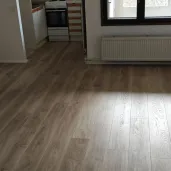 Olohuone parvekkeelle päin